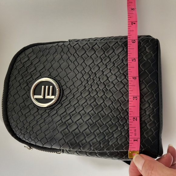 London Fog Broadway Double Compartment Woven Black Sling Crossbody Black NWT - Picture 7 of 7